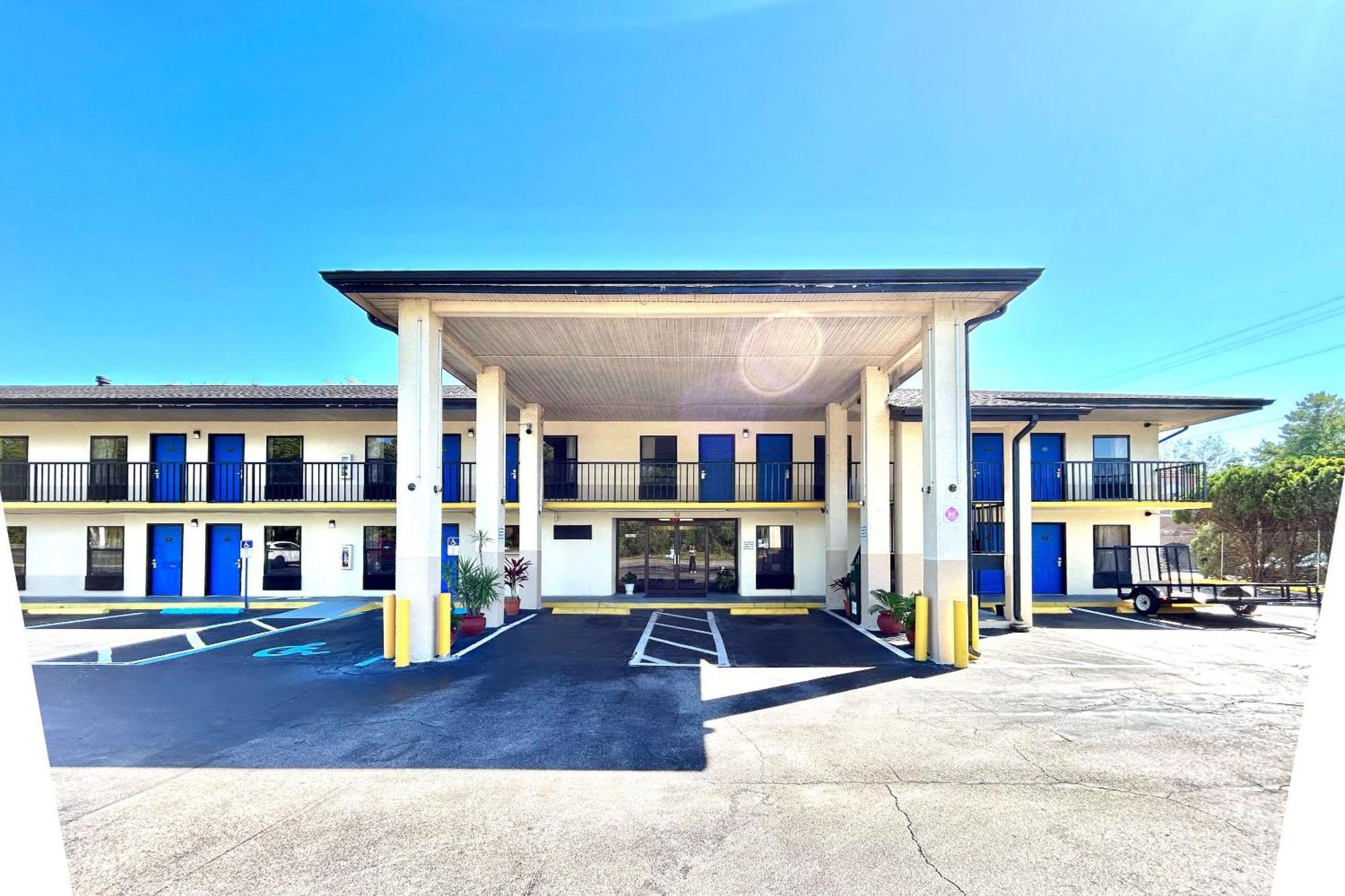 High Springs Inn Soon To Be Clarion Pointe Alachua Εξωτερικό φωτογραφία