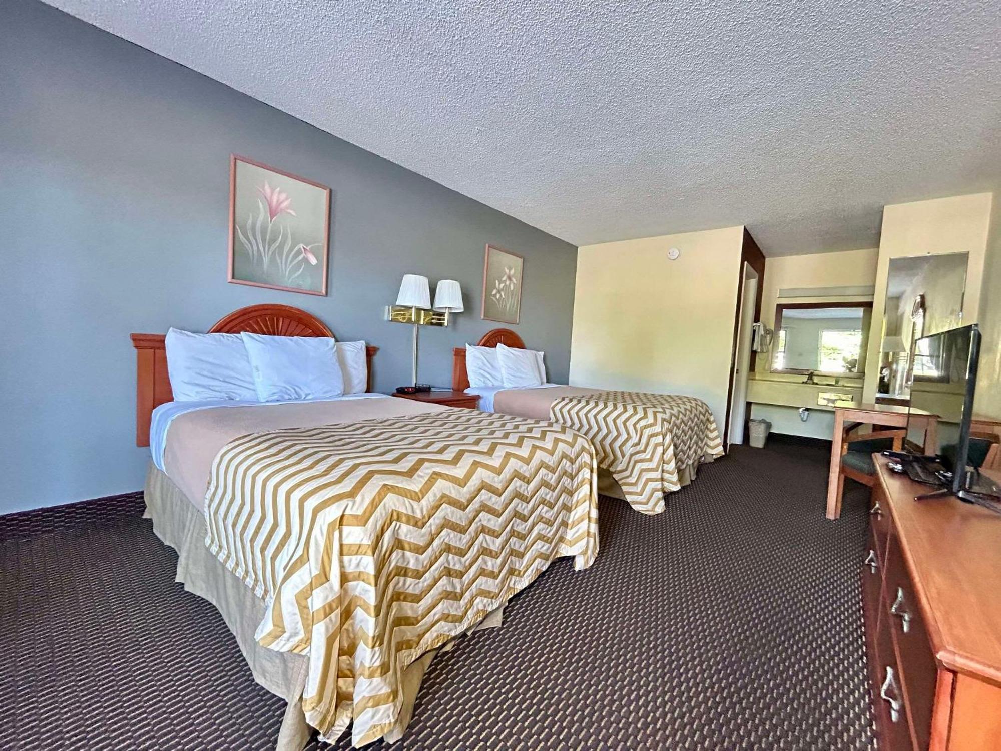 High Springs Inn Soon To Be Clarion Pointe Alachua Εξωτερικό φωτογραφία