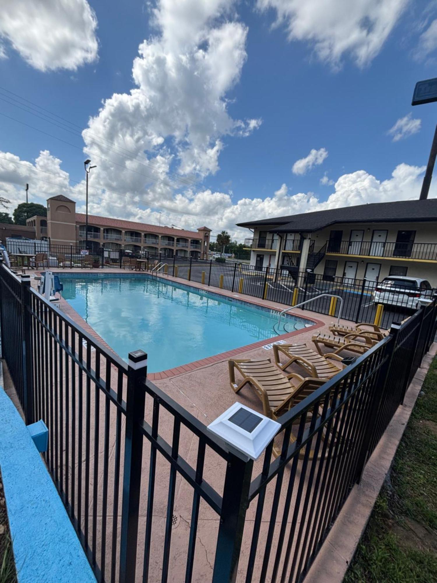 High Springs Inn Soon To Be Clarion Pointe Alachua Εξωτερικό φωτογραφία