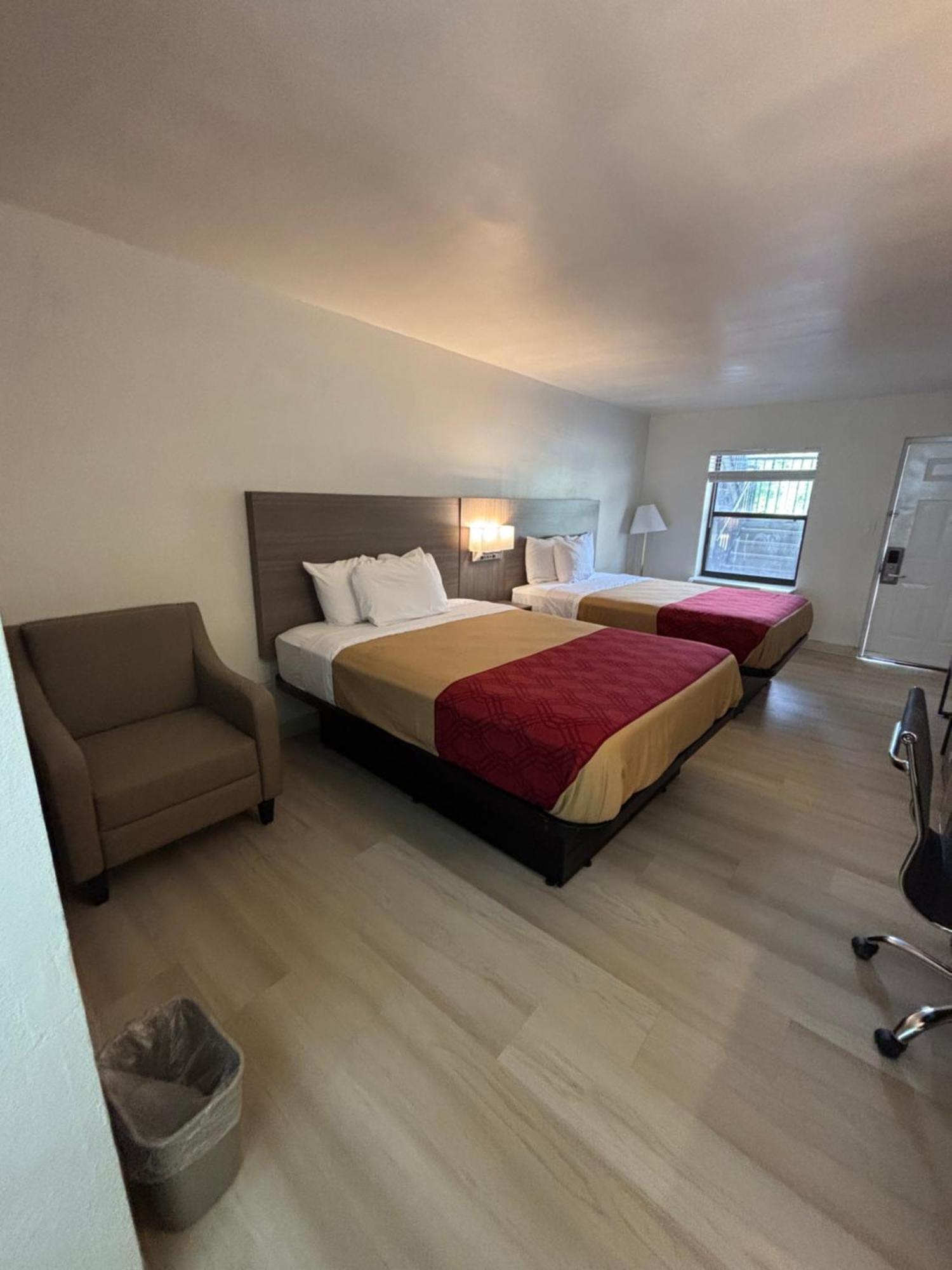 High Springs Inn Soon To Be Clarion Pointe Alachua Εξωτερικό φωτογραφία