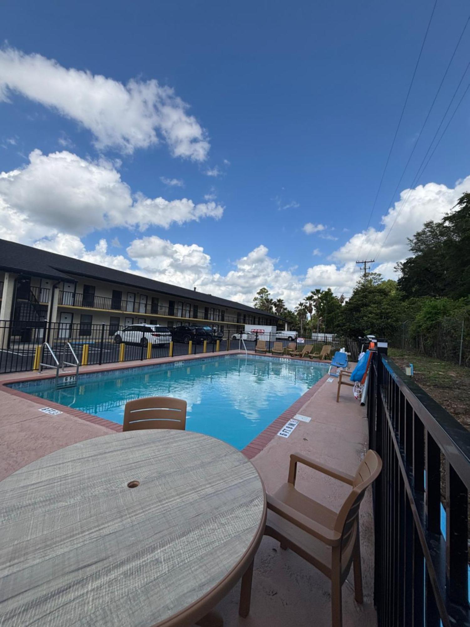 High Springs Inn Soon To Be Clarion Pointe Alachua Εξωτερικό φωτογραφία